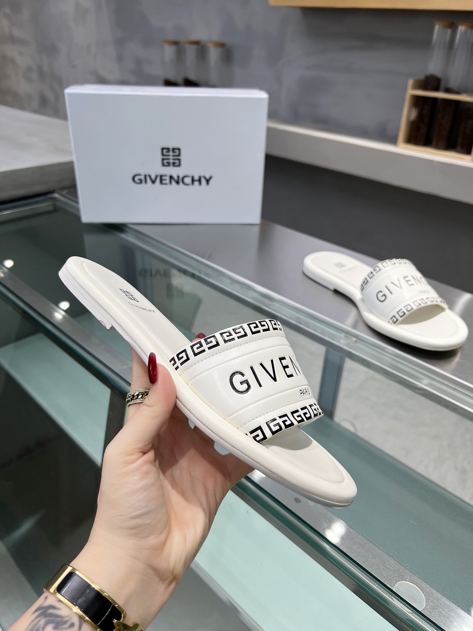 Bagsaaa Givenchy White Slides