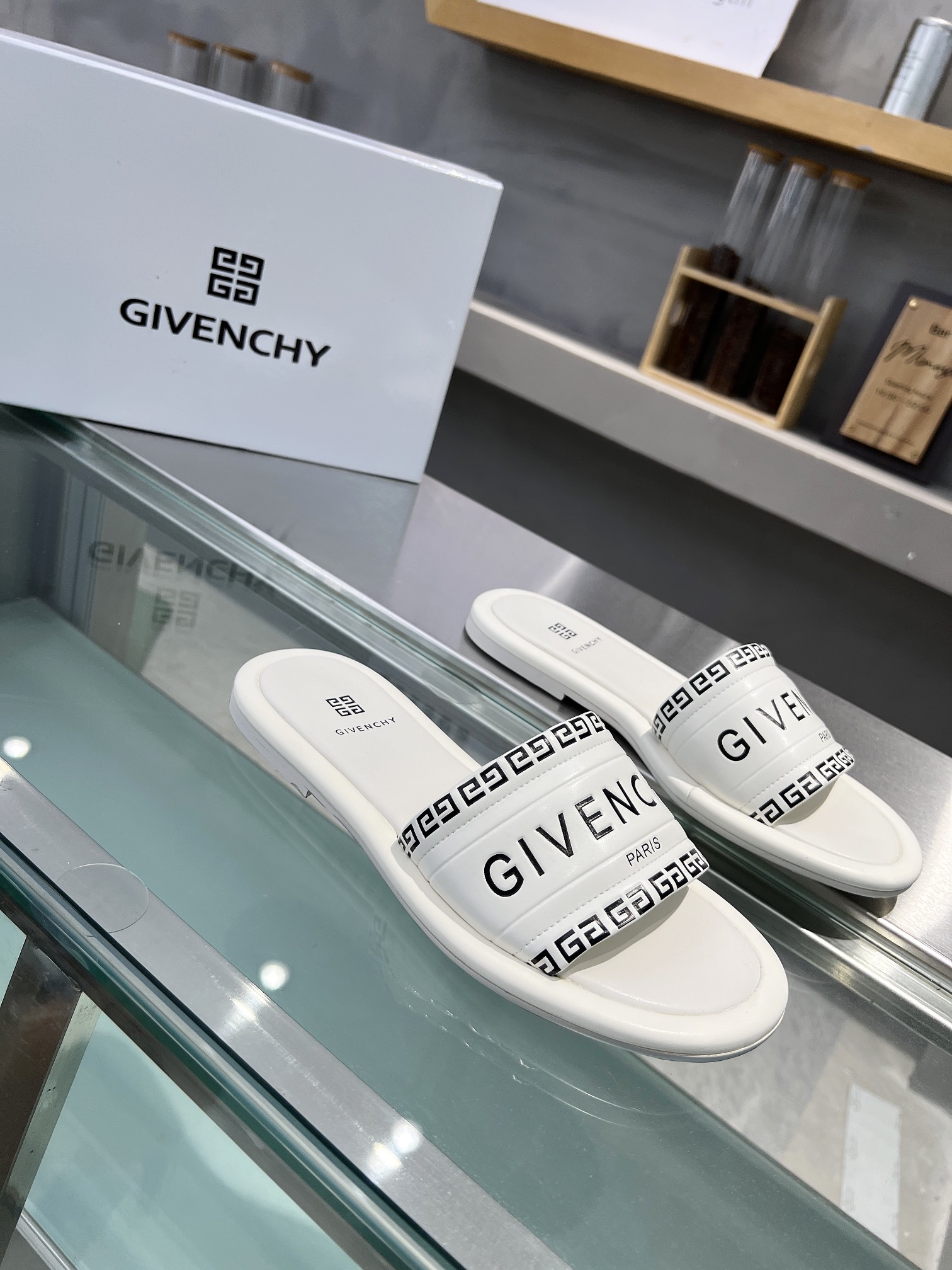 Bagsaaa Givenchy White Slides