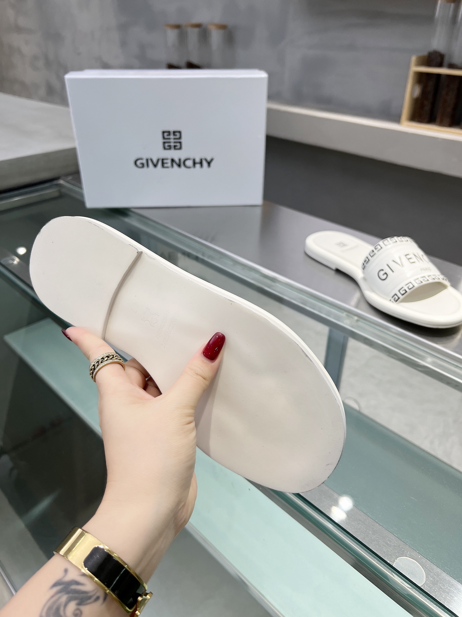 Bagsaaa Givenchy White Slides
