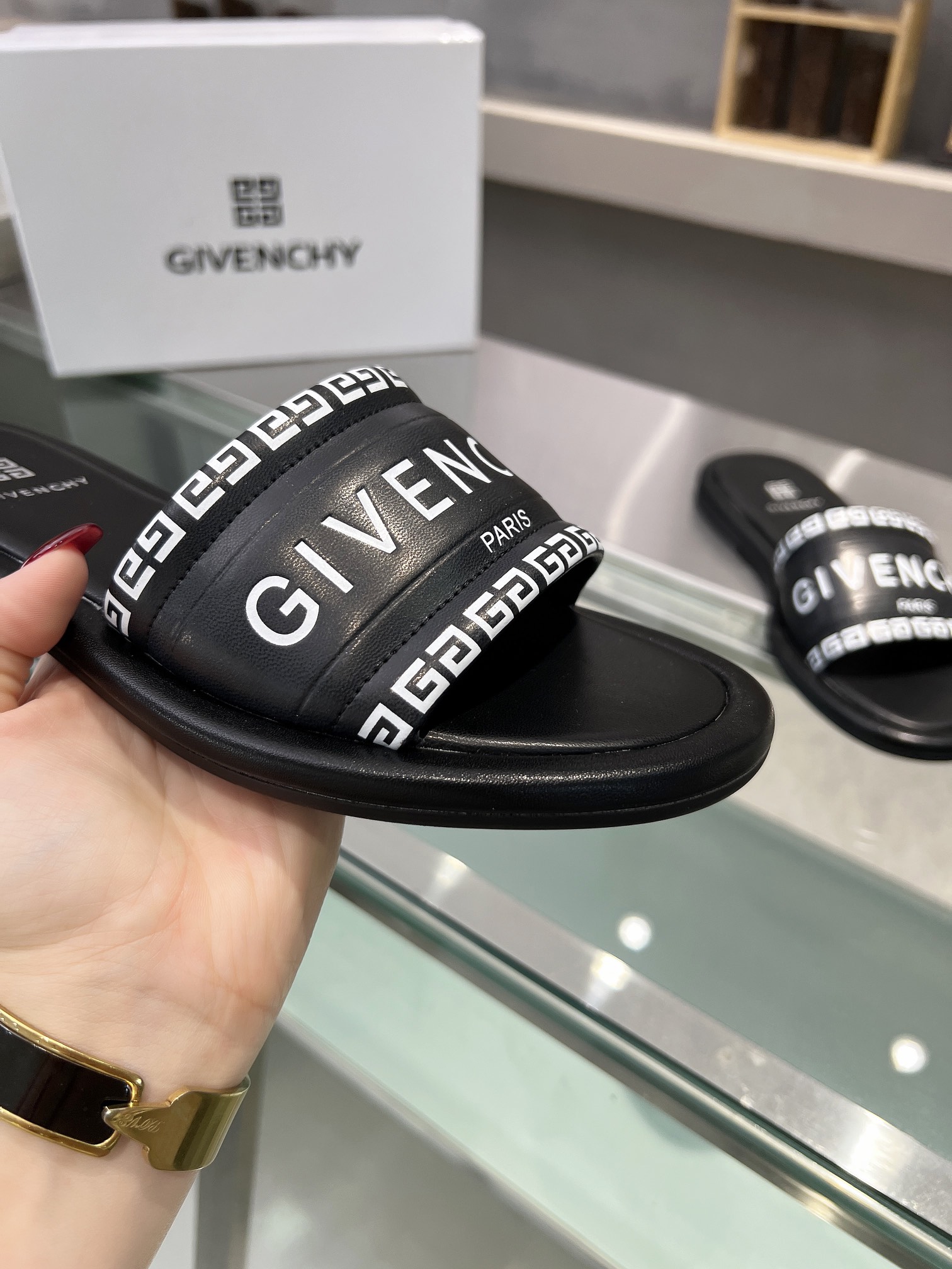 Bagsaaa Givenchy Black Slides