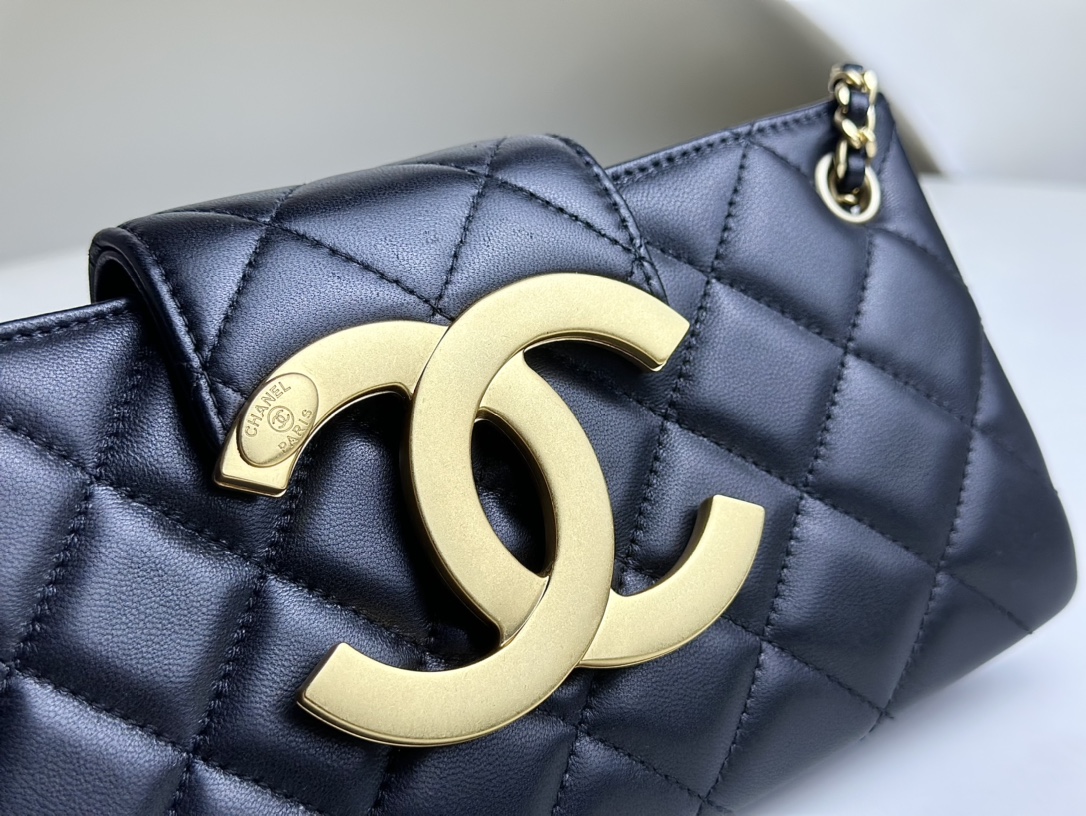 Bagsaaa Ch**el CC Big Logo Lambskin - 16.5×26.5×5 cm