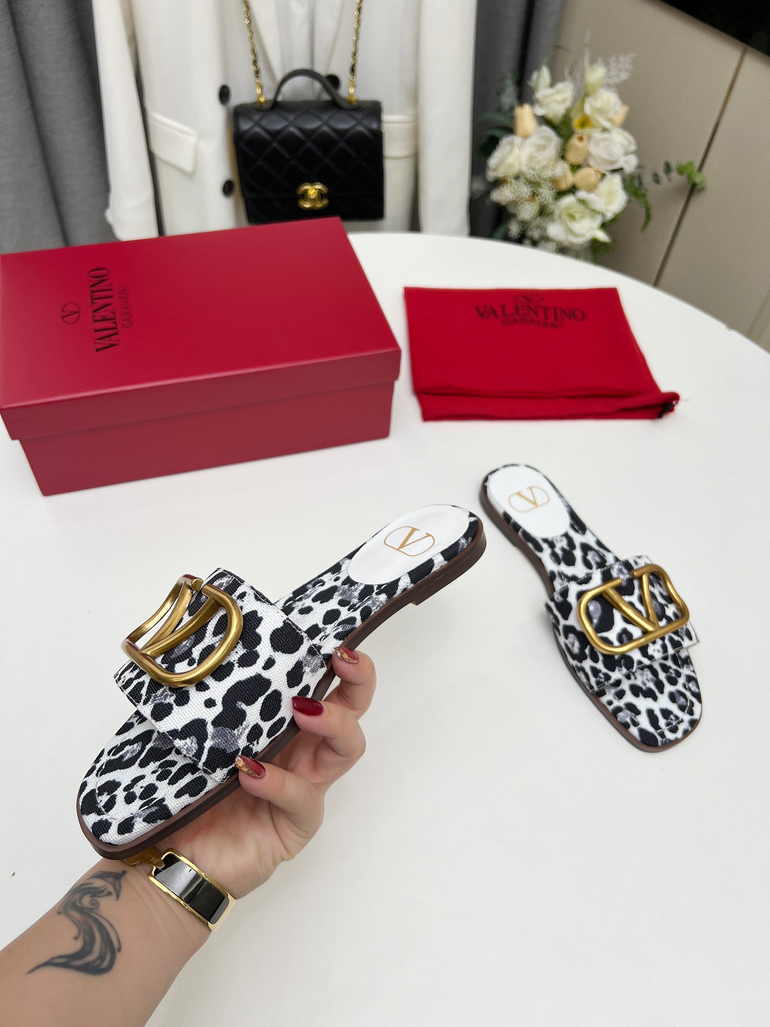 Bagsaaa Va1e*ntin0 Leopard Slides