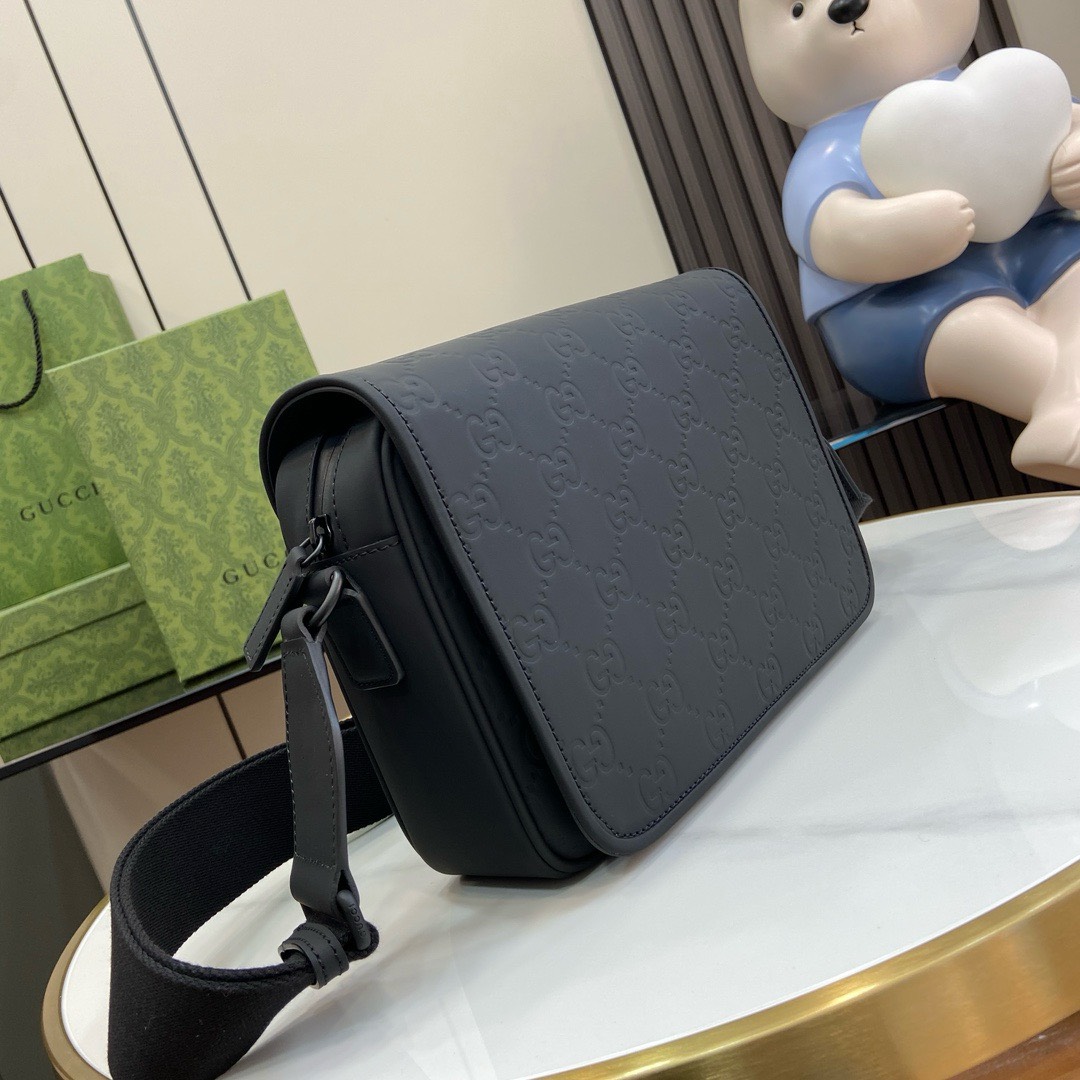 Bagsaaa Gvc*1 Crossbody Bag in black