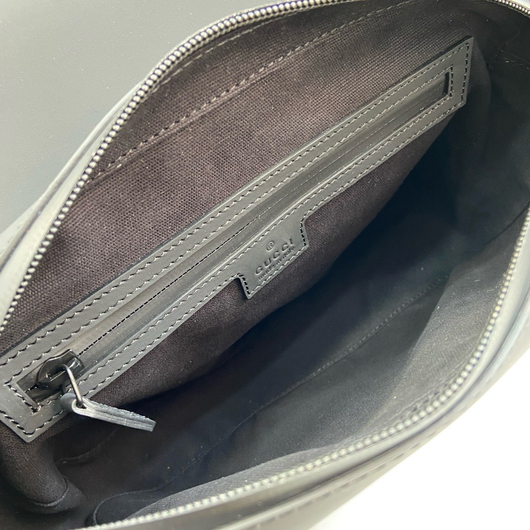 Bagsaaa Gvc*1 Crossbody Bag in black