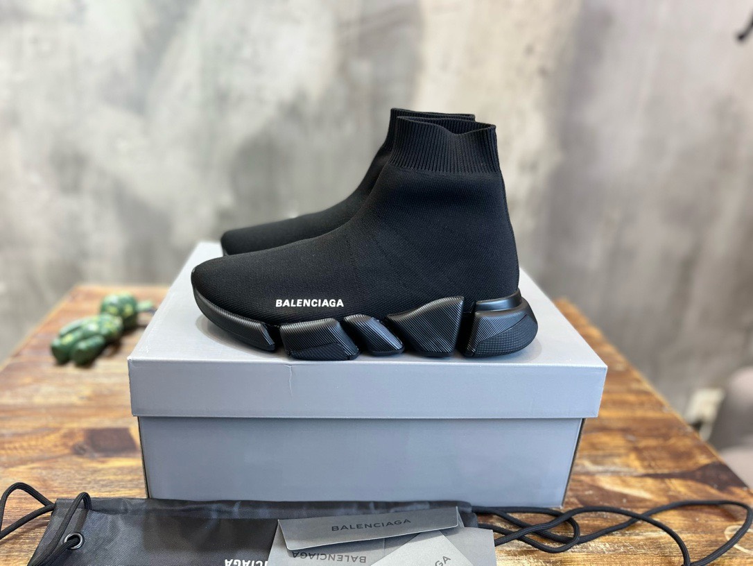 Bagsaaa Ba1en*iaga Speedy Trainer In All Black