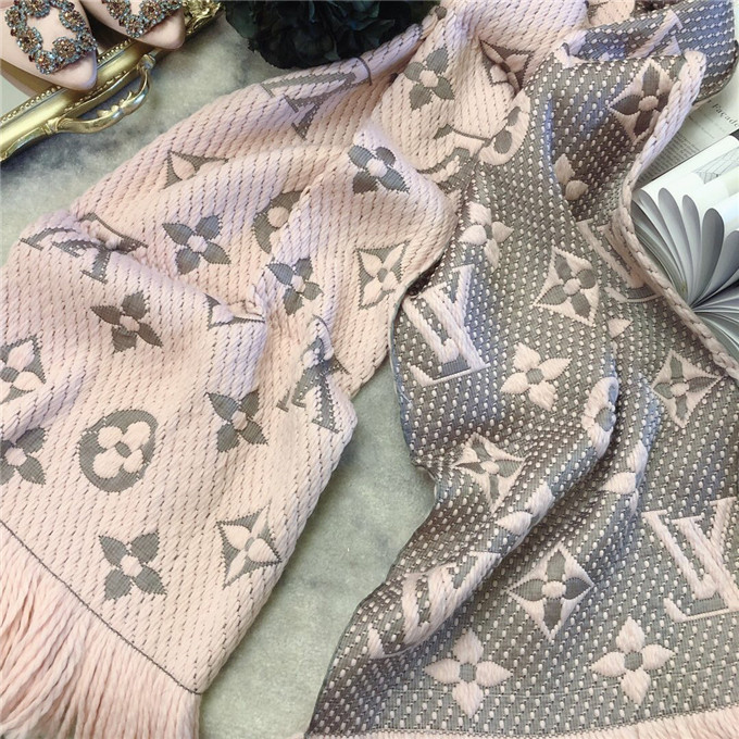 Bagsaaa L0vis Vvtt0n Monogram scarf in pink 170cm x 30cm