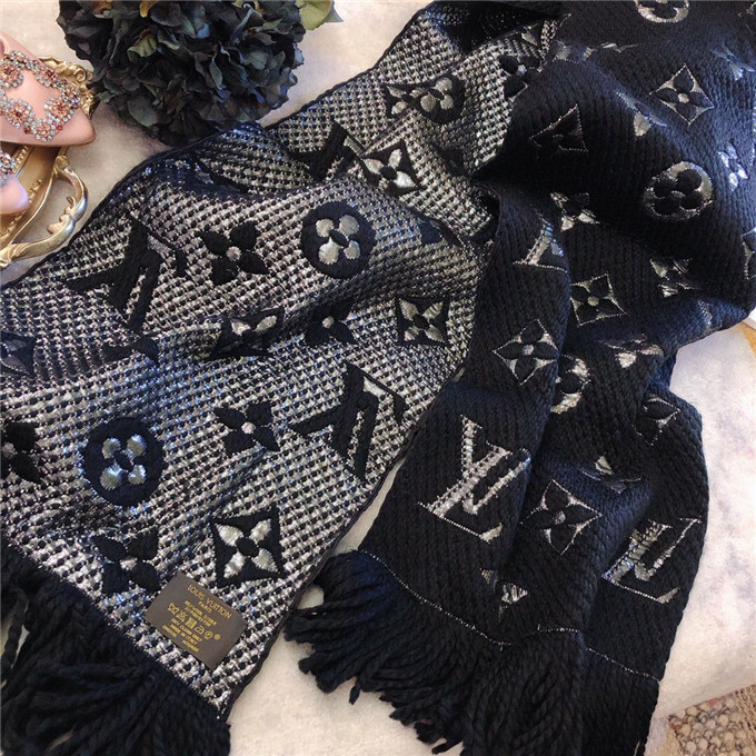 Bagsaaa L0vis Vvtt0n Monogram scarf in black 170cm x 30cm
