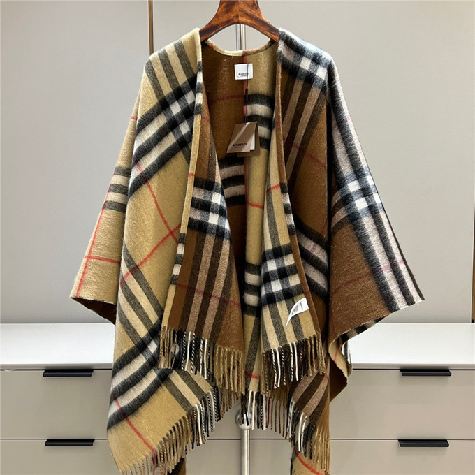 Bagsaaa Bv*b*rry Ponchos 137cm x 152cm