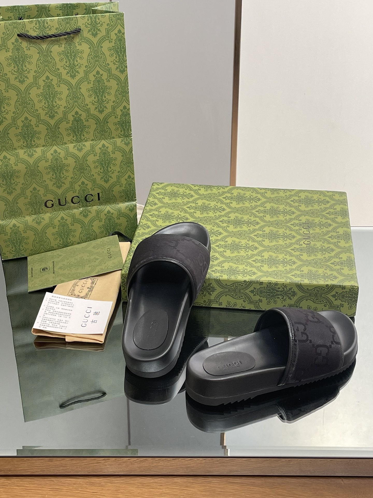 Bagsaaa Gvc*1 Black Slides