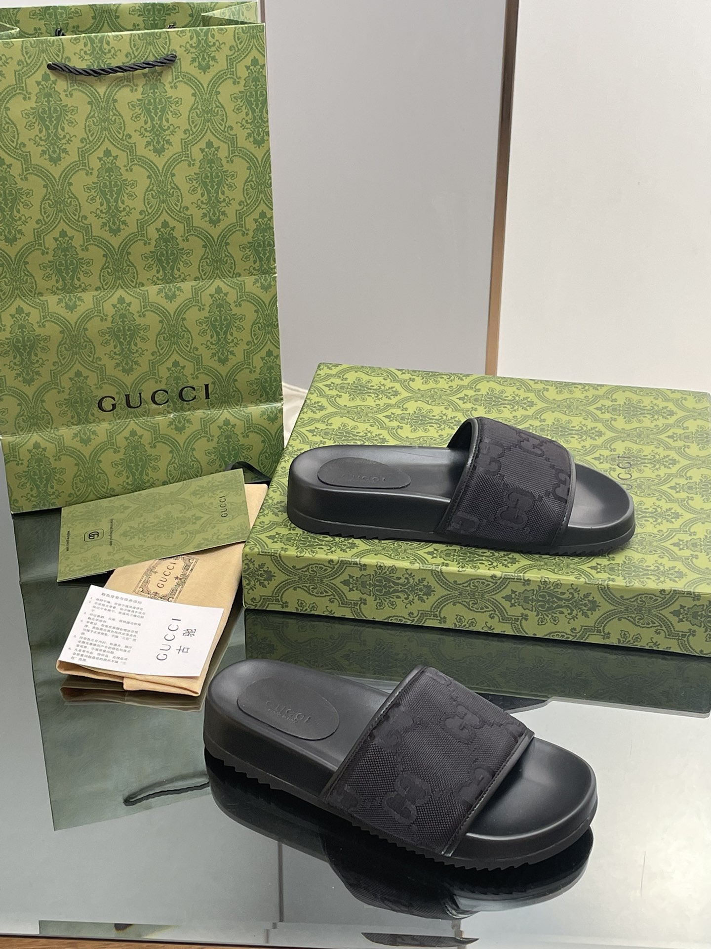 Bagsaaa Gvc*1 Black Slides