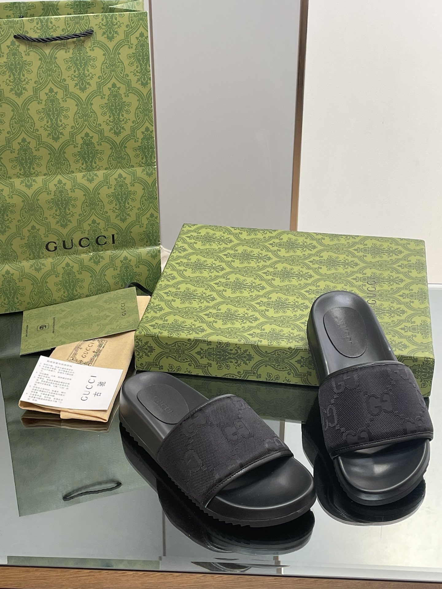Bagsaaa Gvc*1 Black Slides