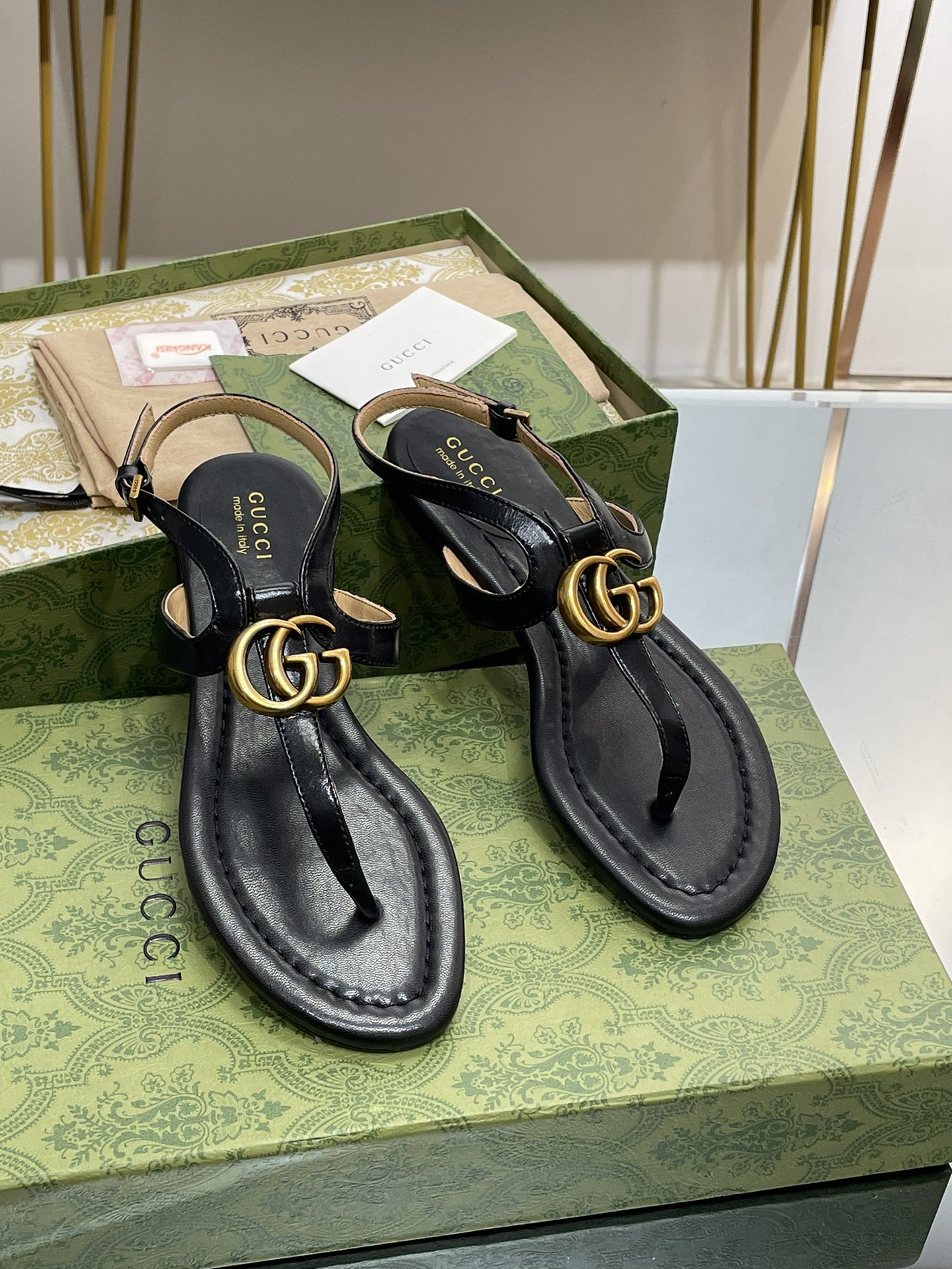 Bagsaaa Gvc*1 Double G leather thong sandals black