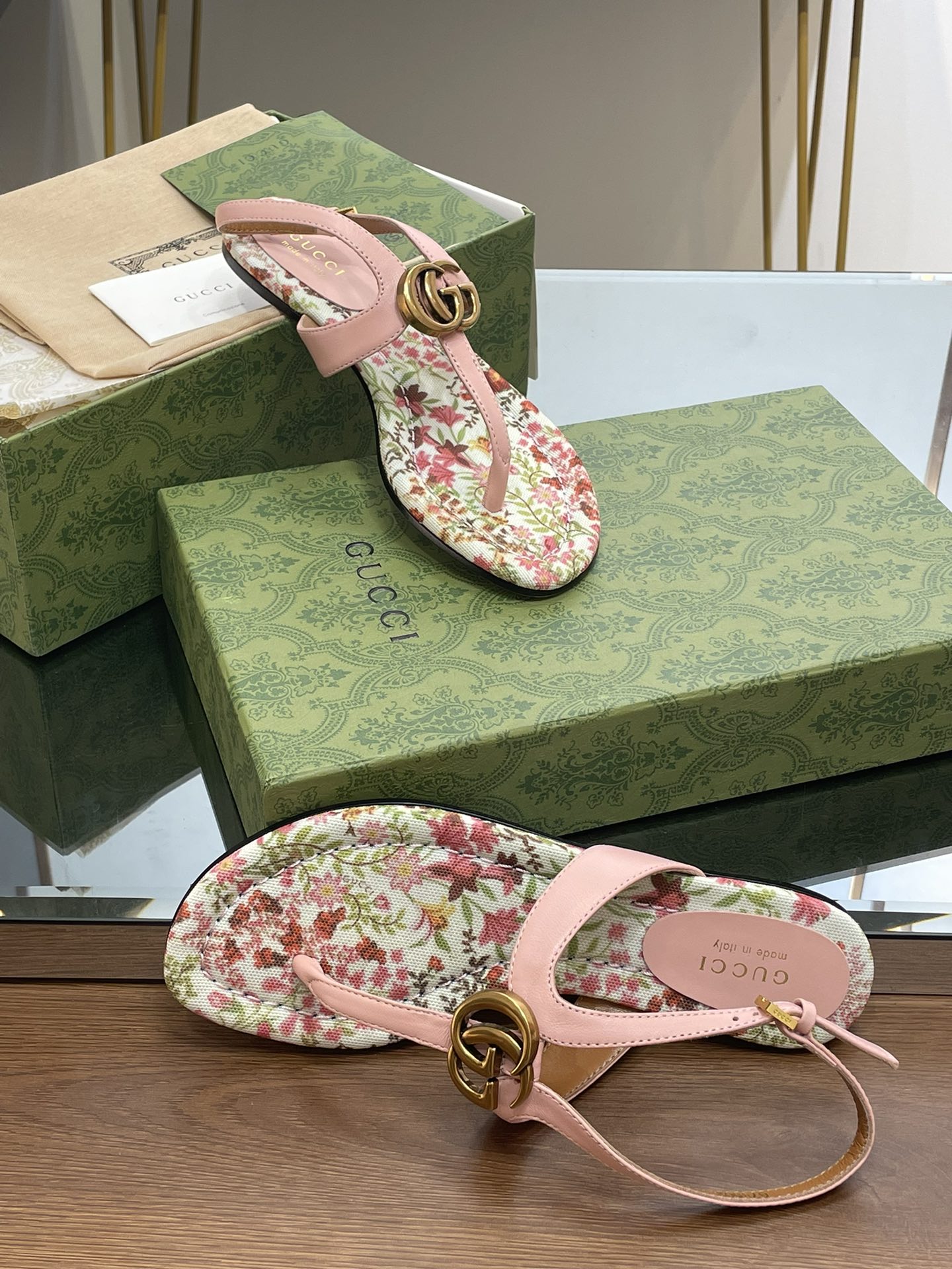 Bagsaaa Gvc*1 Double G leather thong sandals flower