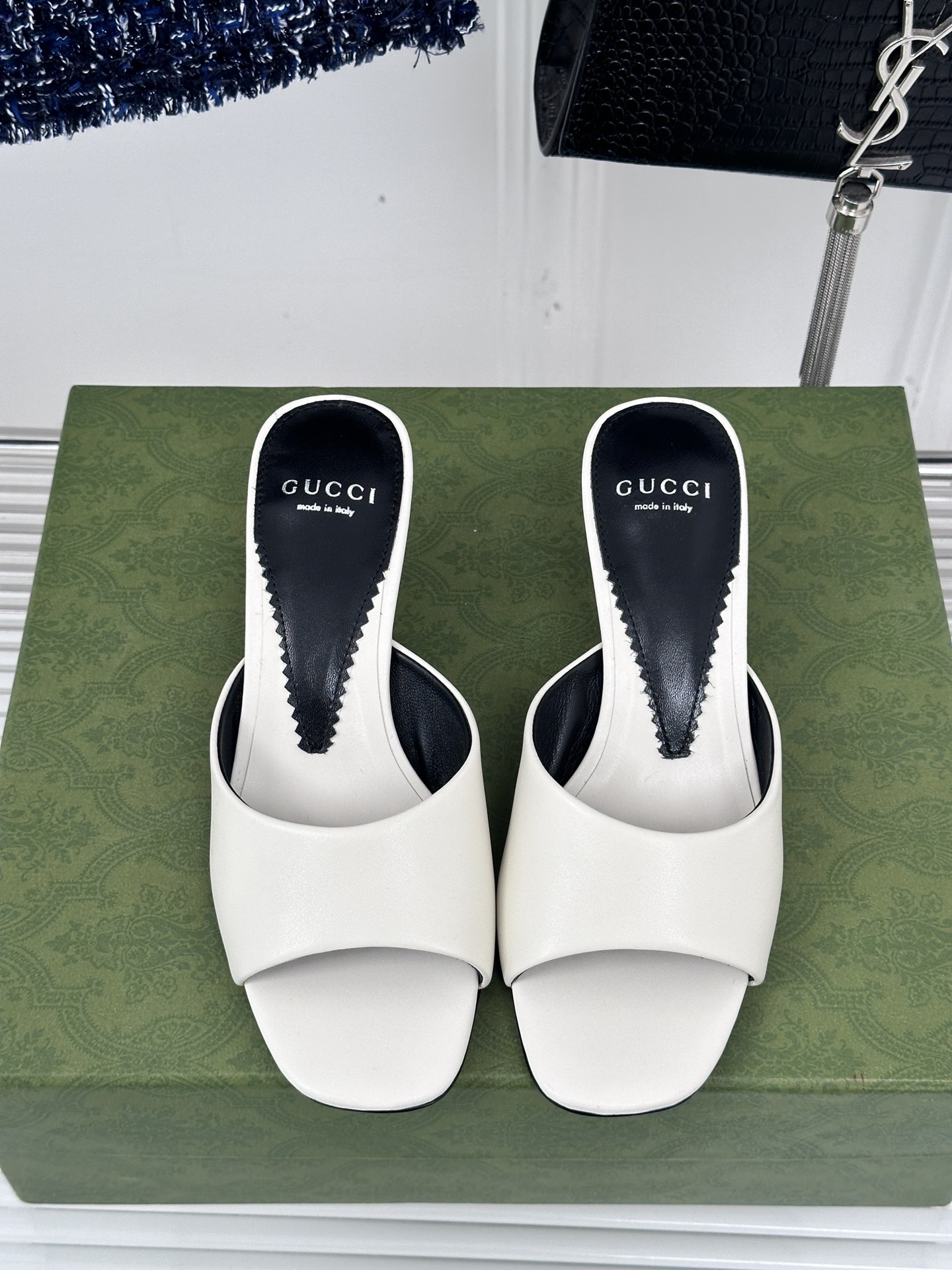 Bagsaaa Gvc*1 Blondie Sandals In White Leather