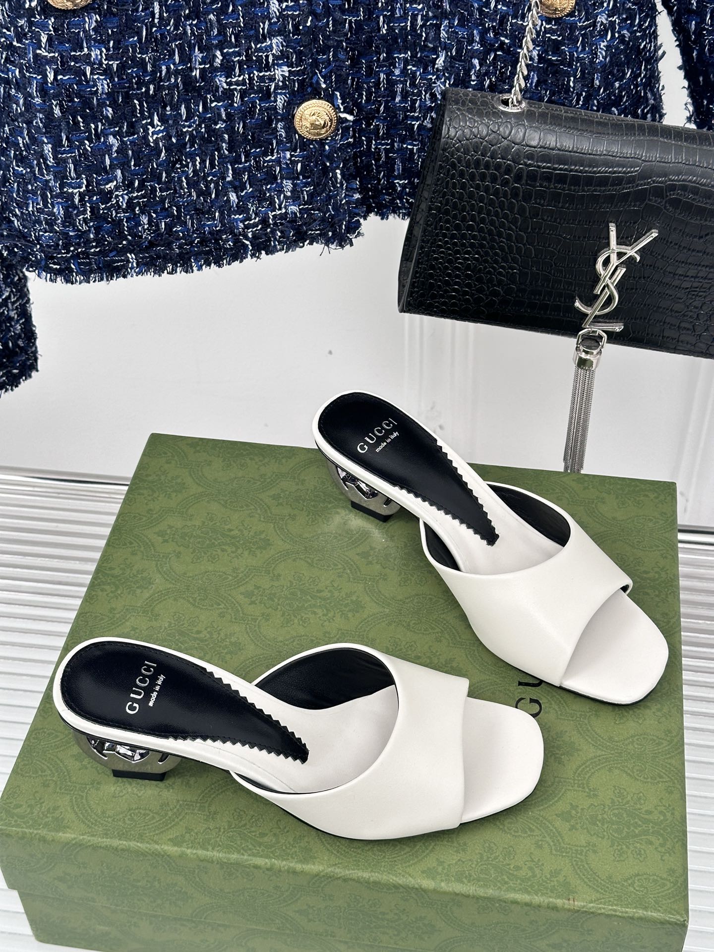 Bagsaaa Gvc*1 Blondie Sandals In White Leather