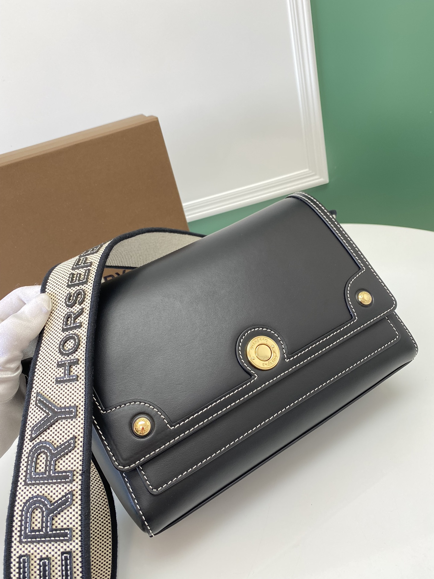 Bagsaaa Bv*b*rry Note Topstitched Crossbody Bag In Black