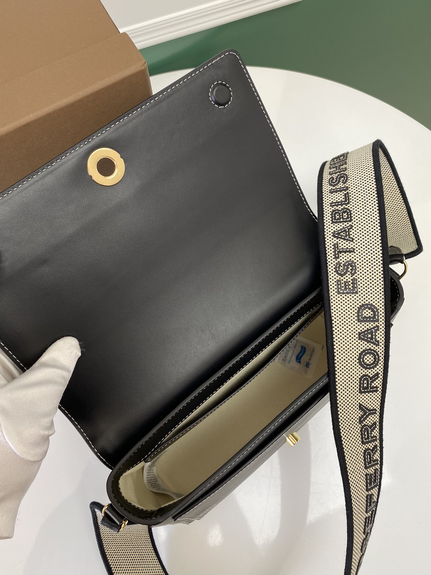 Bagsaaa Bv*b*rry Note Topstitched Crossbody Bag In Black