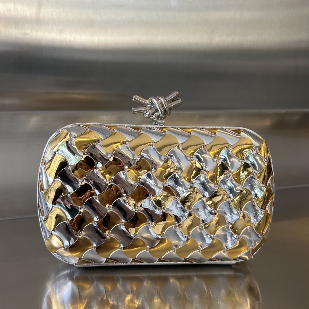 Bagsaa B0tt*ga Ven*ta Knot Silver & Gold - 19x11.5x5cm