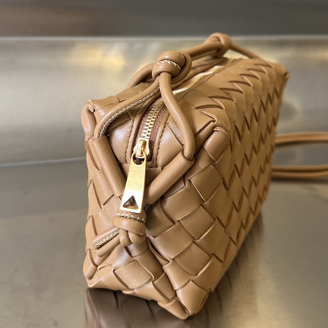 Bagsaaa B0tt*ga Ven*ta Loop Bag Light Brown - 17x10x6cm