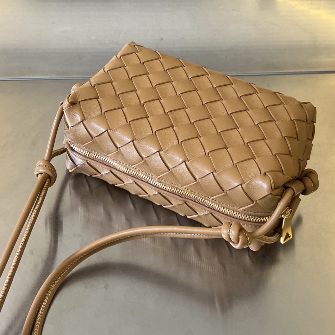 Bagsaaa B0tt*ga Ven*ta Loop Bag Light Brown - 17x10x6cm