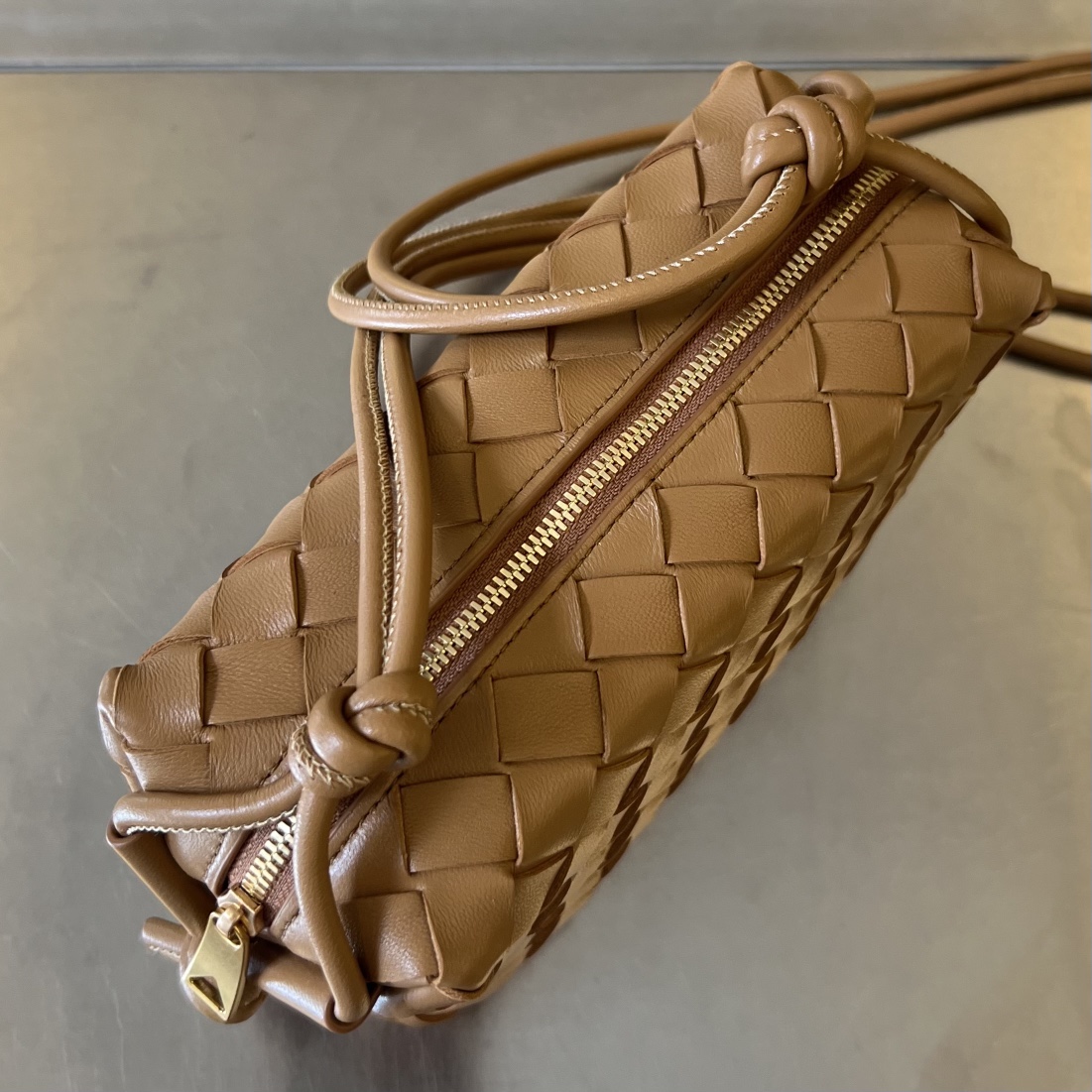 Bagsaaa B0tt*ga Ven*ta Loop Bag Light Brown - 17x10x6cm