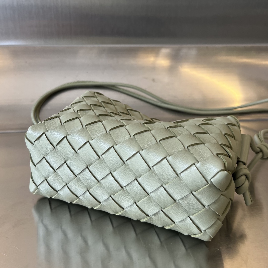 Bagsaaa B0tt*ga Ven*ta Loop Bag Green - 17x10x6cm
