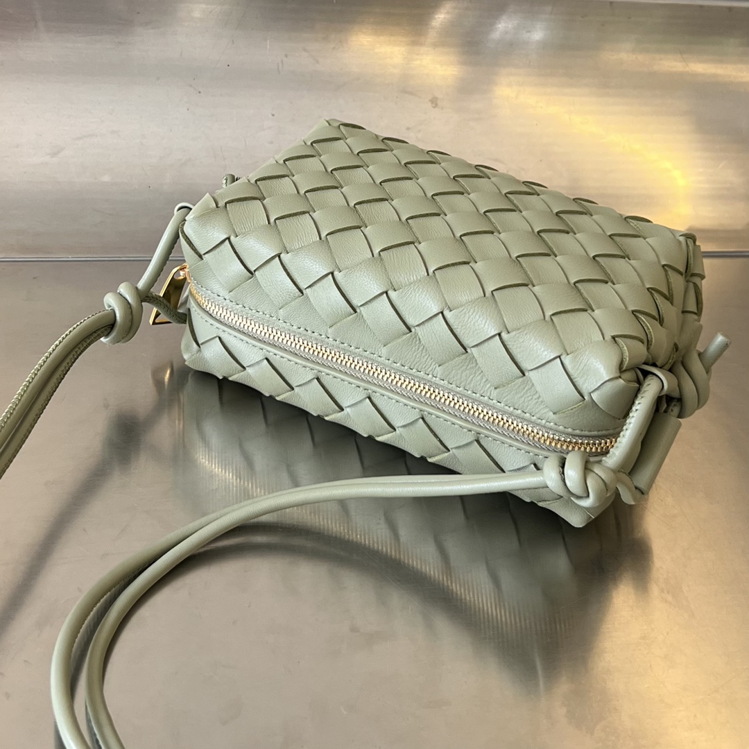 Bagsaaa B0tt*ga Ven*ta Loop Bag Green - 17x10x6cm