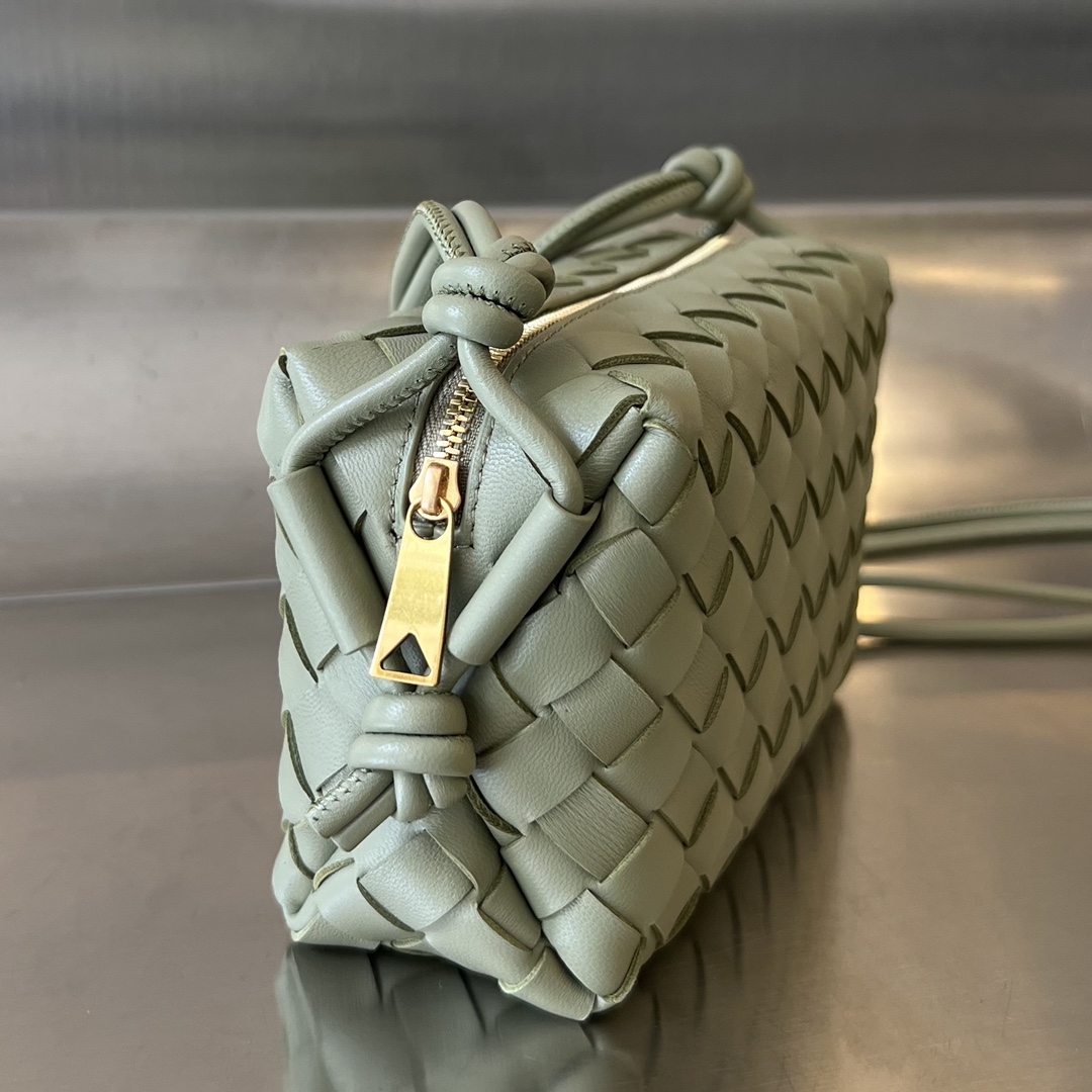 Bagsaaa B0tt*ga Ven*ta Loop Bag Green - 17x10x6cm