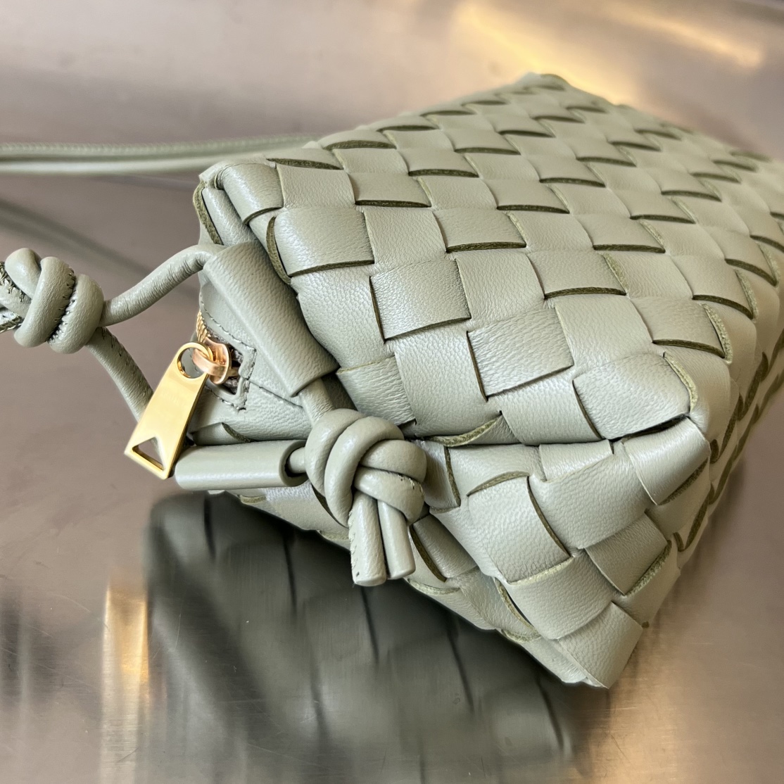 Bagsaaa B0tt*ga Ven*ta Loop Bag Green - 17x10x6cm