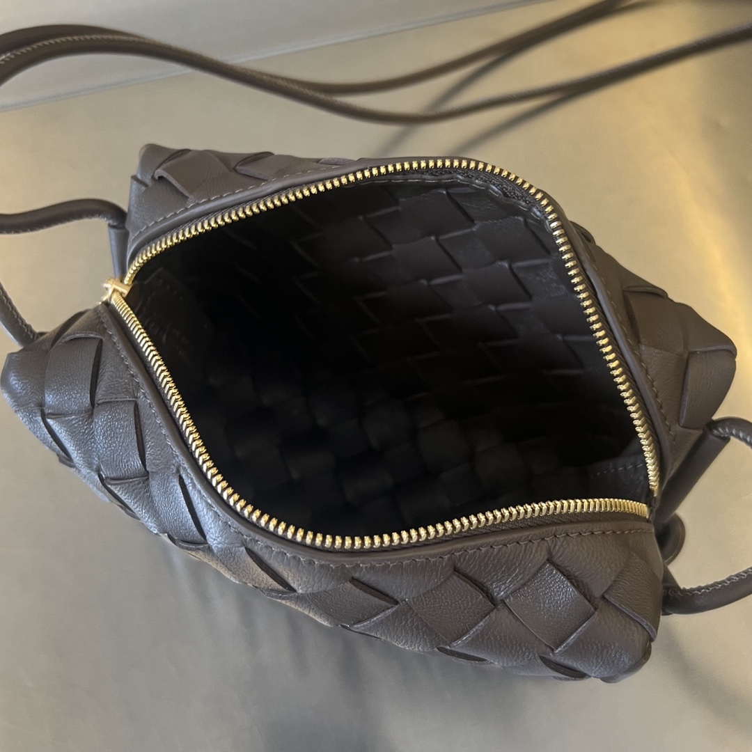 Bagsaaa B0tt*ga Ven*ta Loop Bag Dark Brown - 17x10x6cm