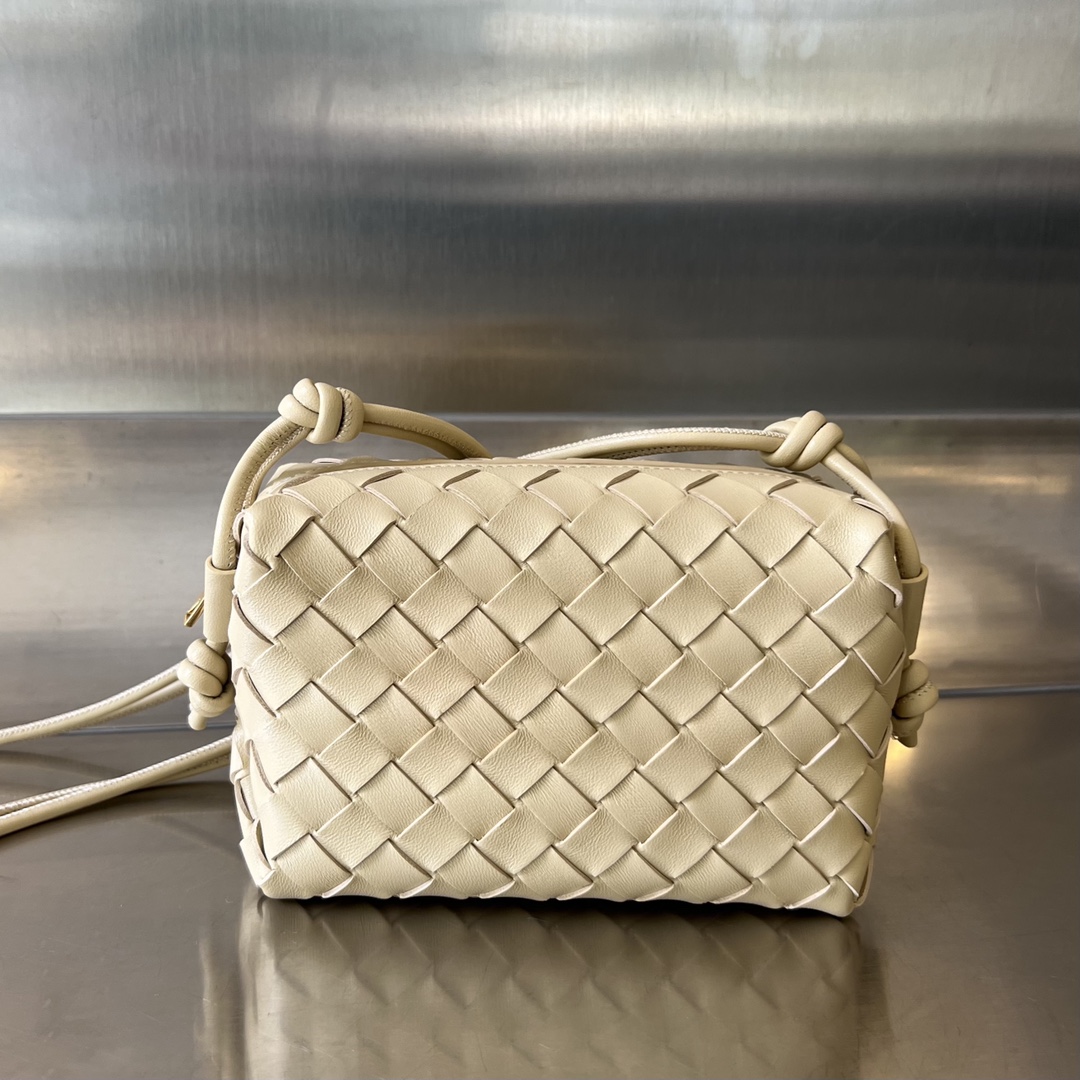 Bagsaaa B0tt*ga Ven*ta Loop Bag Dark Beige - 17x10x6cm