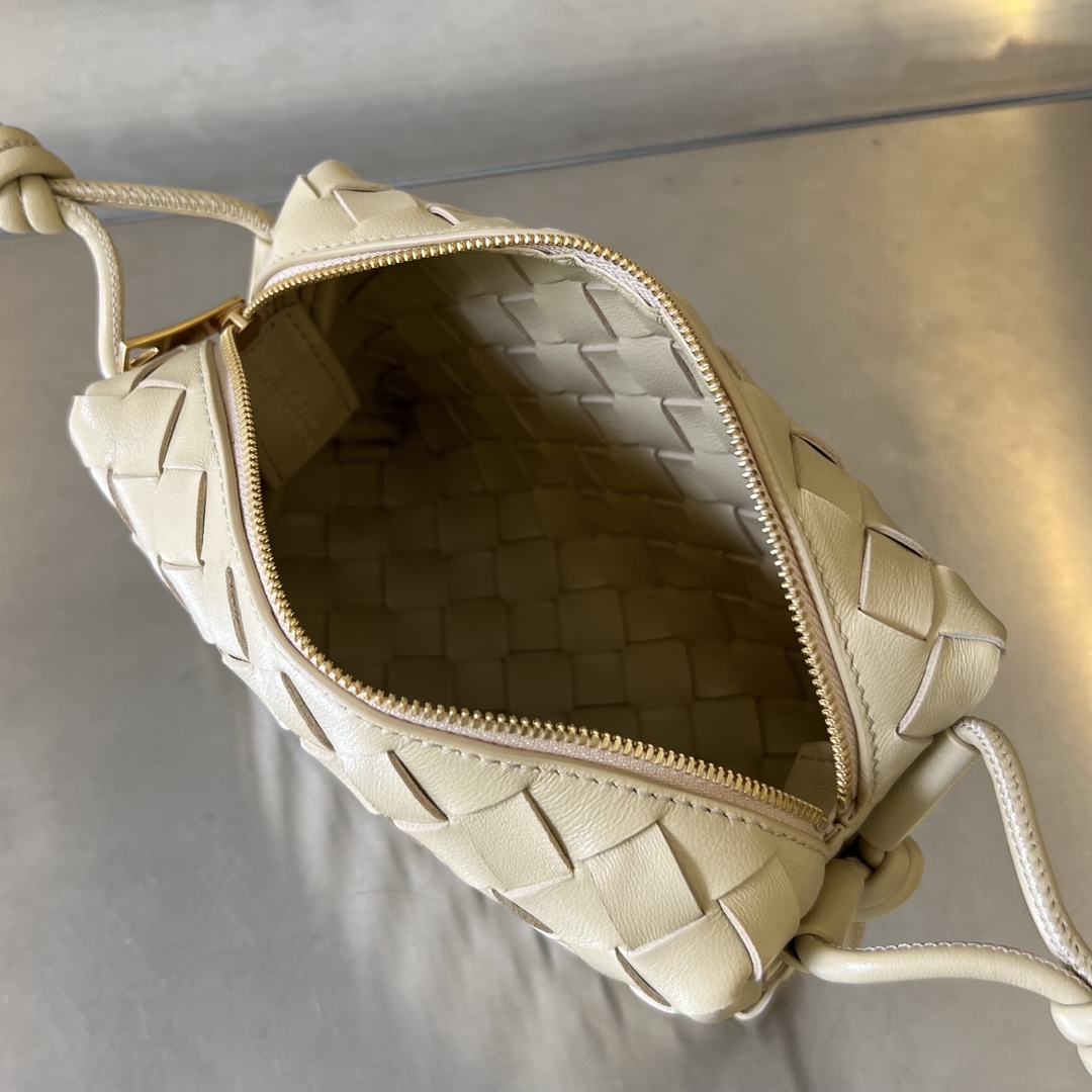 Bagsaaa B0tt*ga Ven*ta Loop Bag Dark Beige - 17x10x6cm