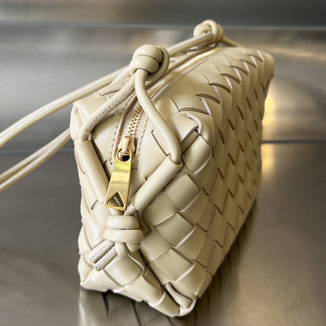 Bagsaaa B0tt*ga Ven*ta Loop Bag Dark Beige - 17x10x6cm