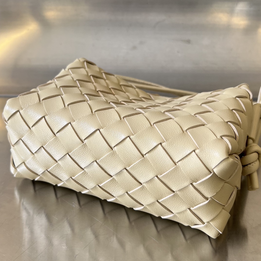 Bagsaaa B0tt*ga Ven*ta Loop Bag Dark Beige - 17x10x6cm