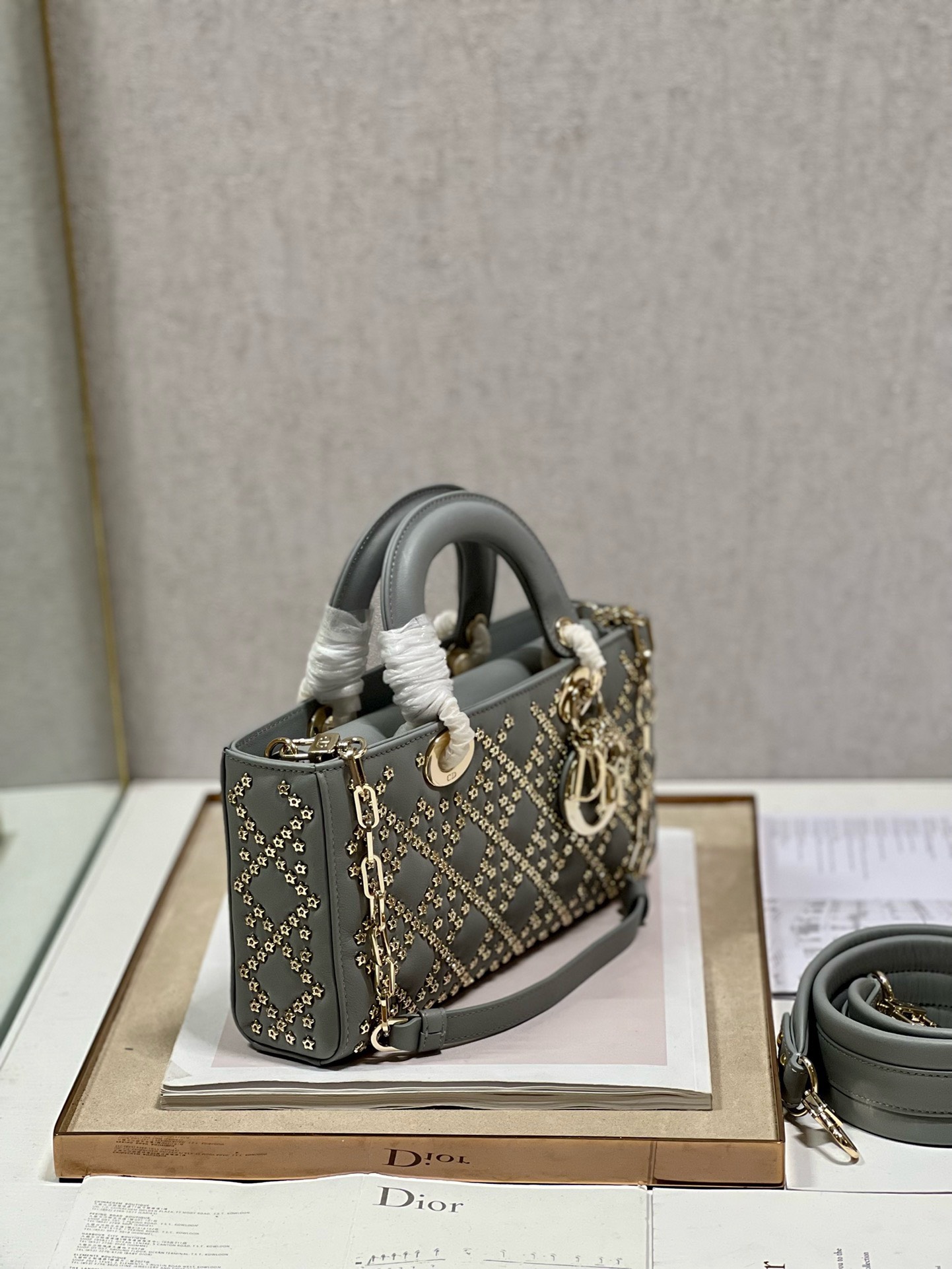 Bagsaaa D10r Lady D - Joy In Grey Cannage Satin - 26 x 13.5 x 5 cm