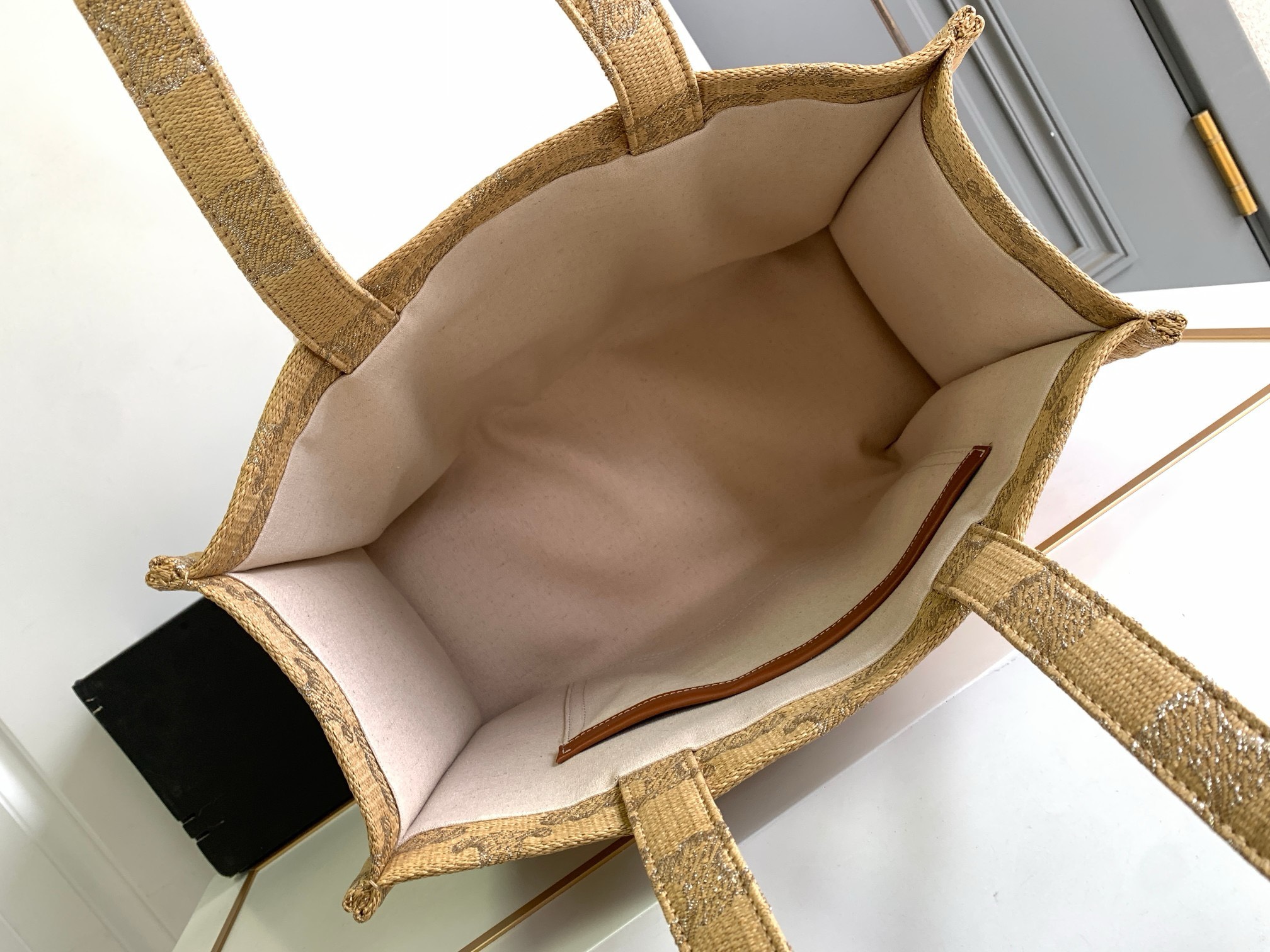 Bagsaaa Ce1i*e Cabas Thais in Raffia Triomphe Jacquard Natural- 41x28x17cm