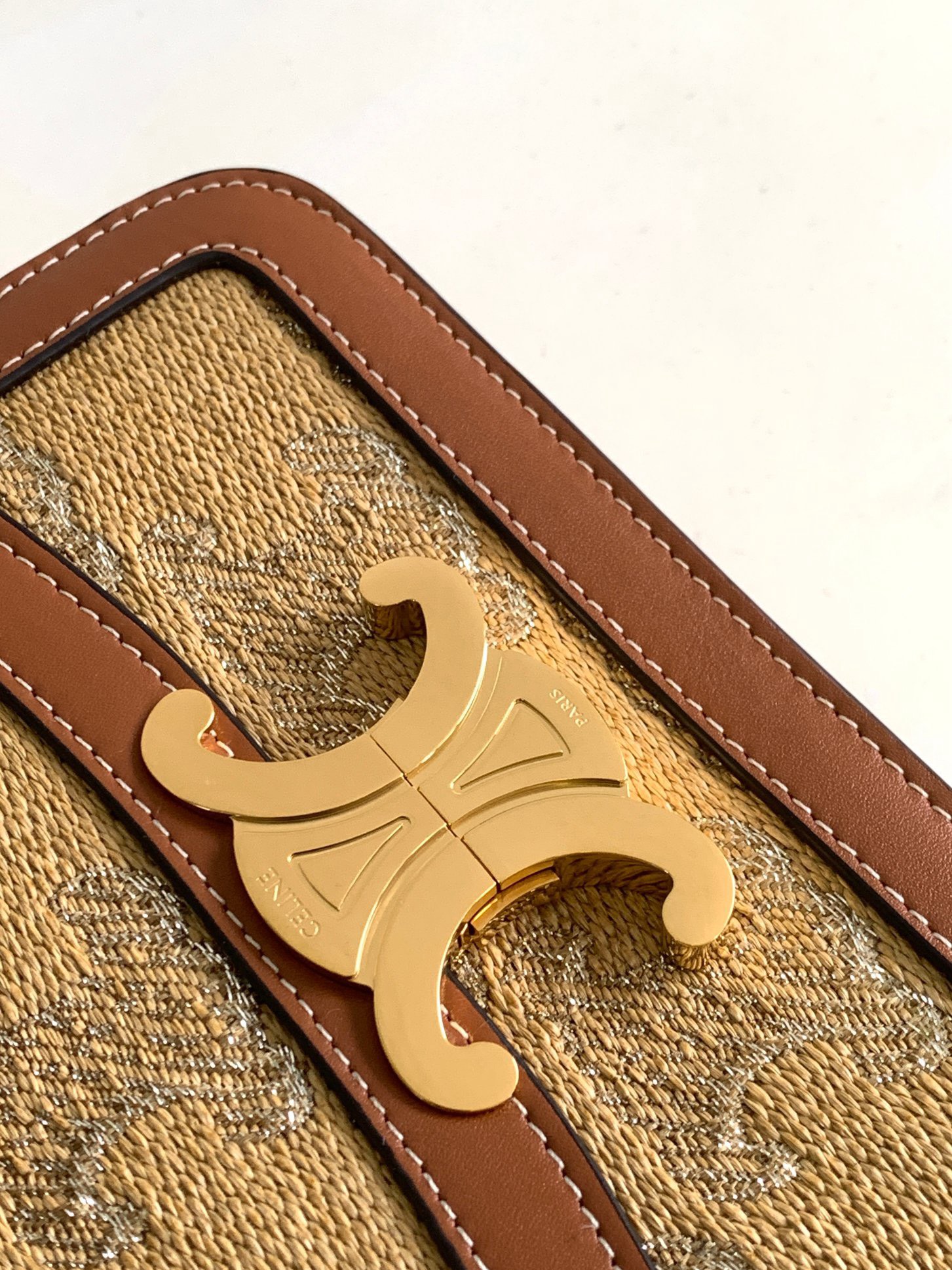 Bagsaaa Ce1i*e Classique Triomphe Cabas Thais in Raffia Triomphe Jacquard Natural