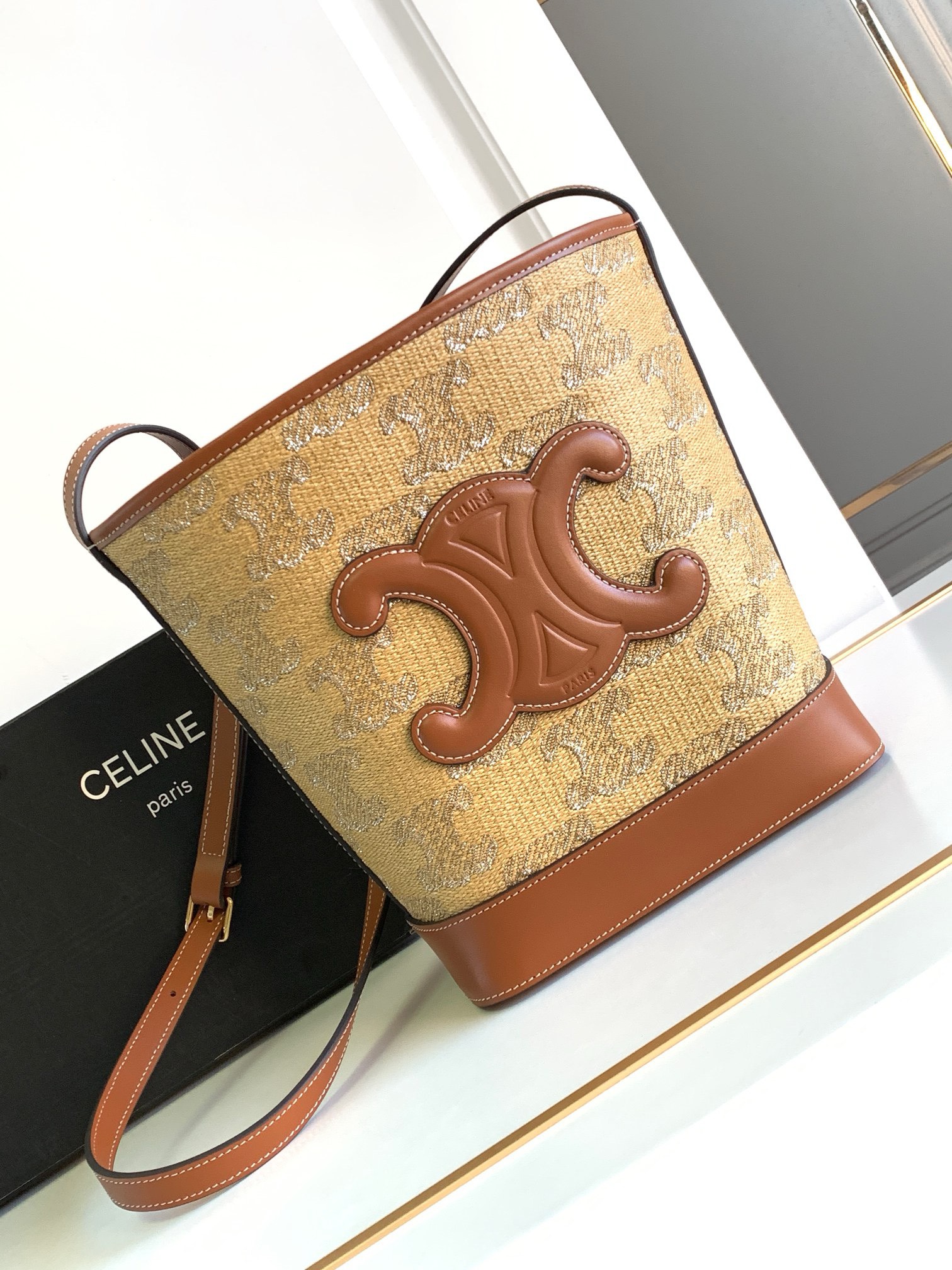 Bagsaaa Ce1i*e Cuir Cabas Thais in Raffia Triomphe Jacquard Natural - 22x17x10cm