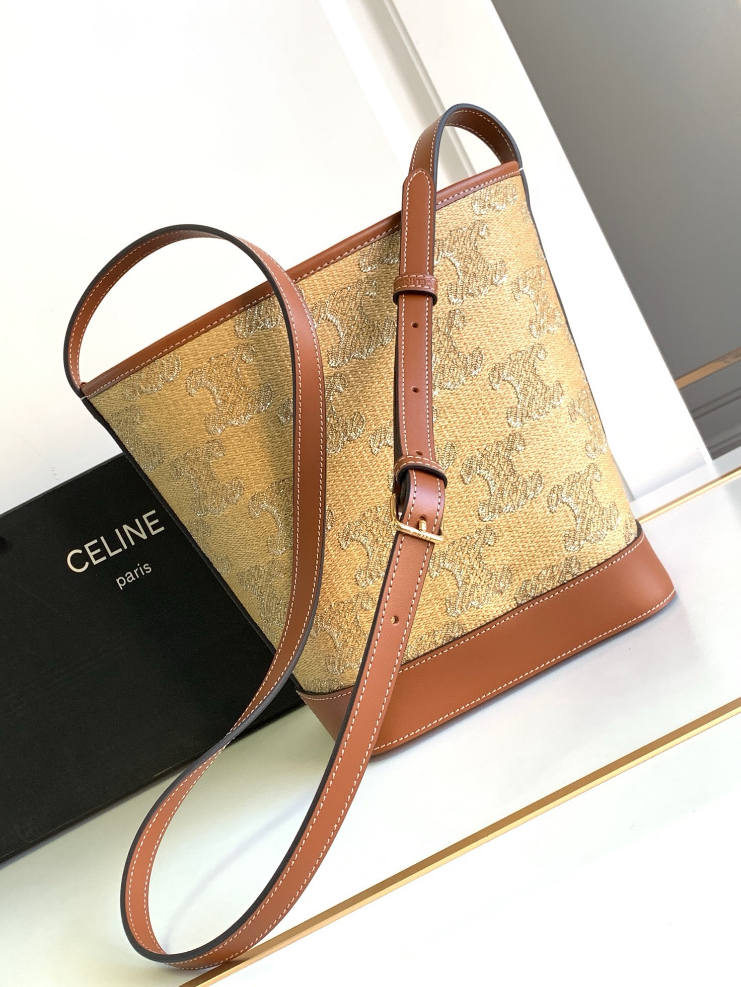 Bagsaaa Ce1i*e Cuir Cabas Thais in Raffia Triomphe Jacquard Natural - 22x17x10cm