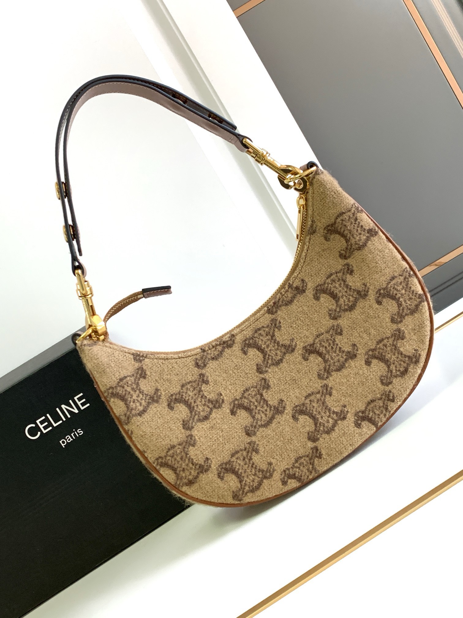 Bagsaaa Ce1i*e Ava Strap Cabas Thais in Raffia Triomphe Jacquard Natural