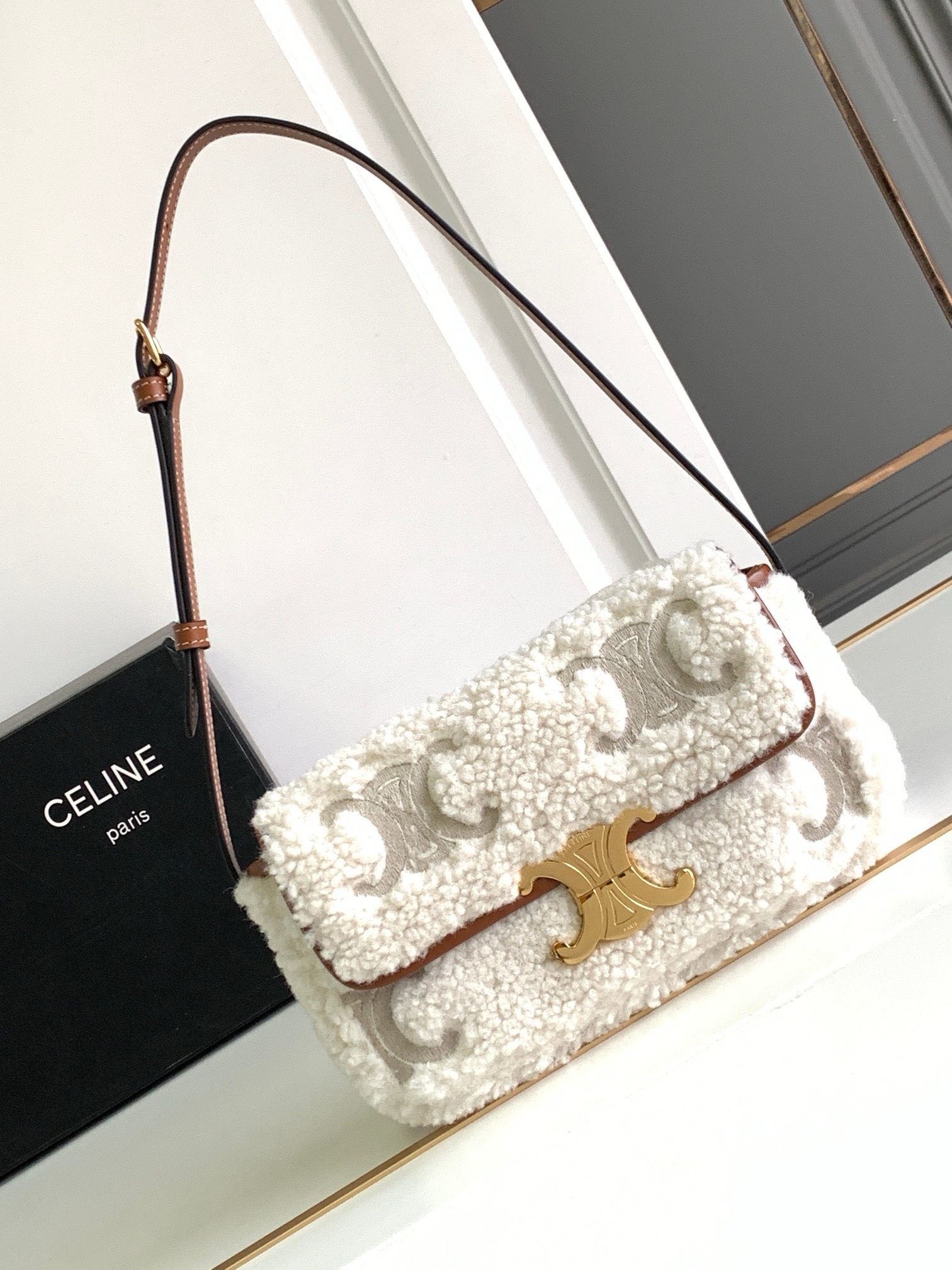 Bagsaaa Ce1i*e Classique Triomphe Shearling - 20x10x4cm