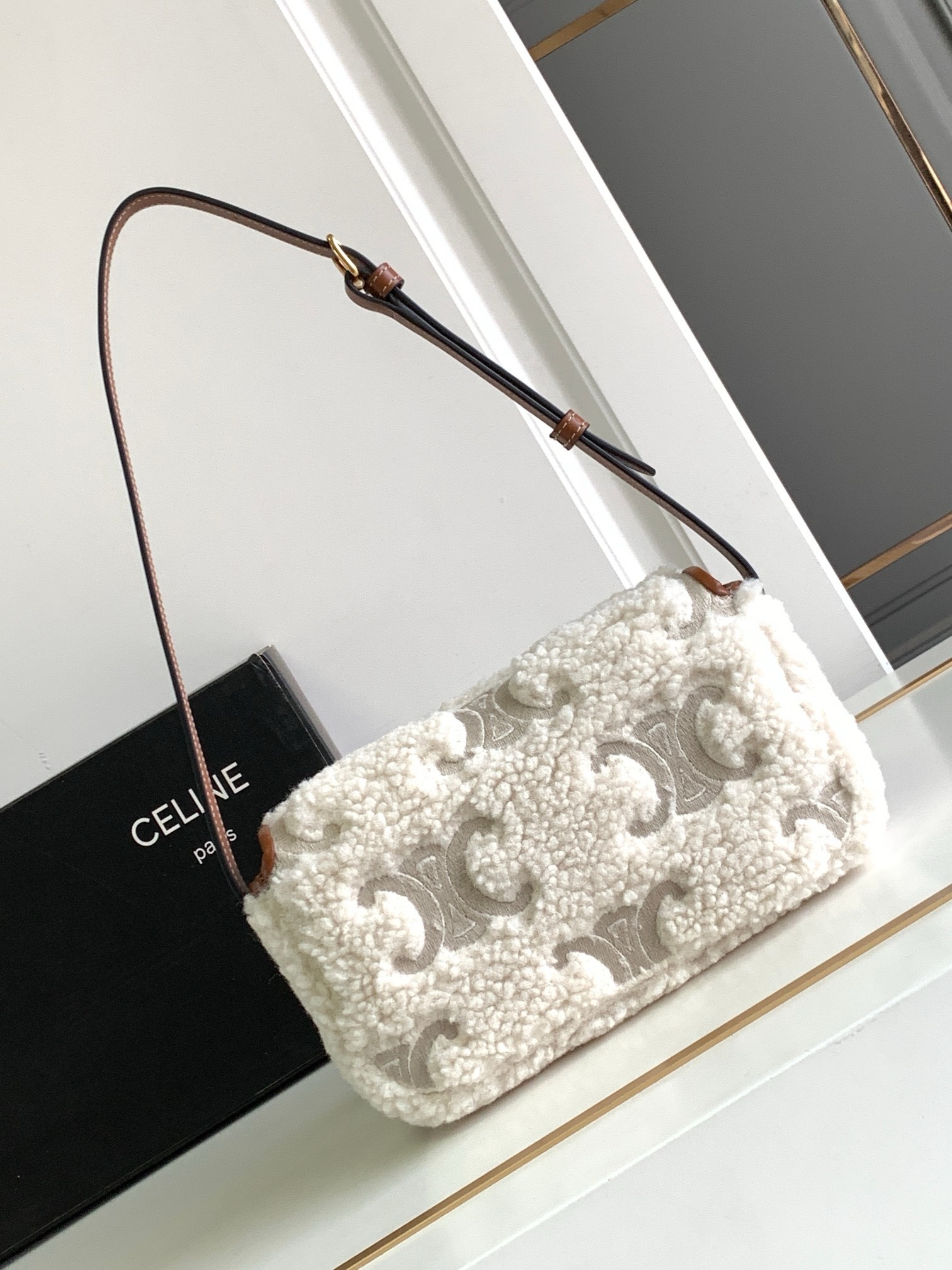 Bagsaaa Ce1i*e Classique Triomphe Shearling - 20x10x4cm
