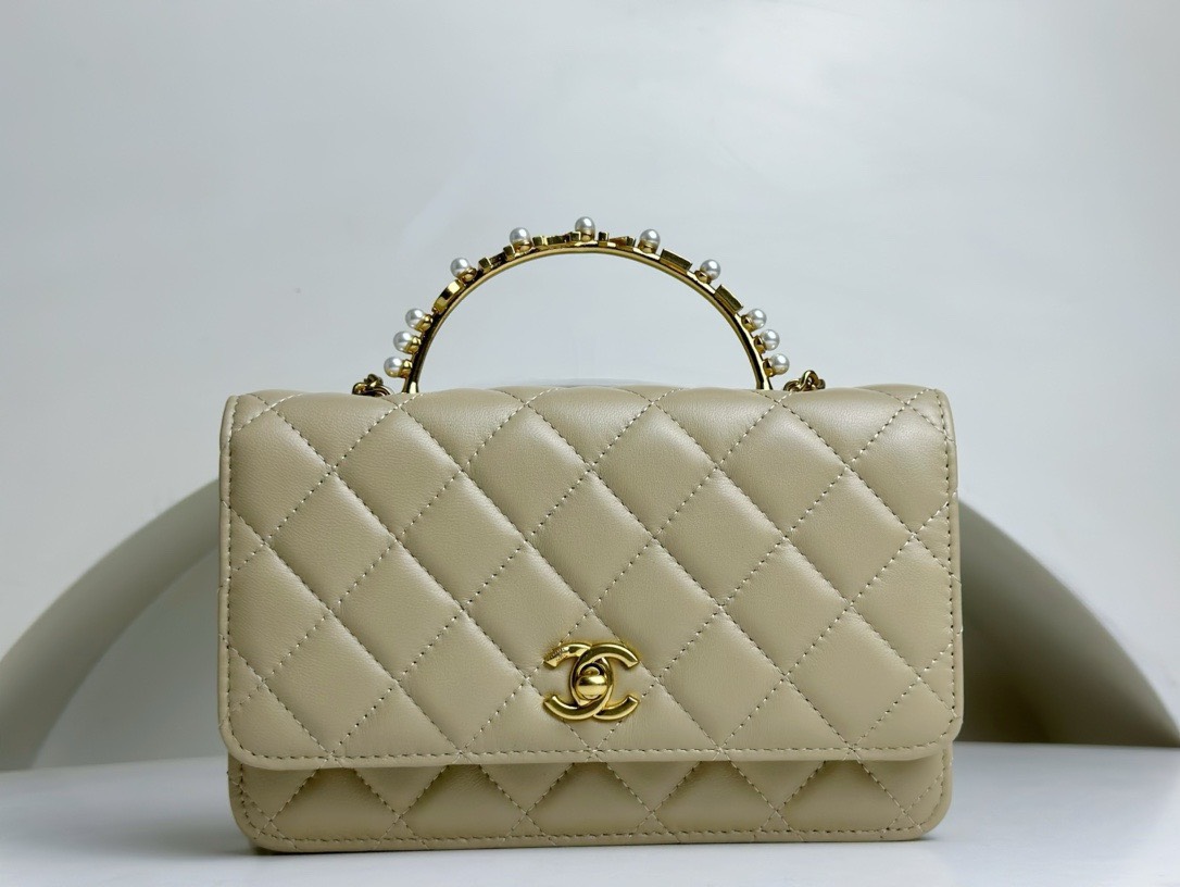 Bagsaaa Ch**el WOC Beige Lambskin With Pearl Top Handle - 19x12x3.5cm