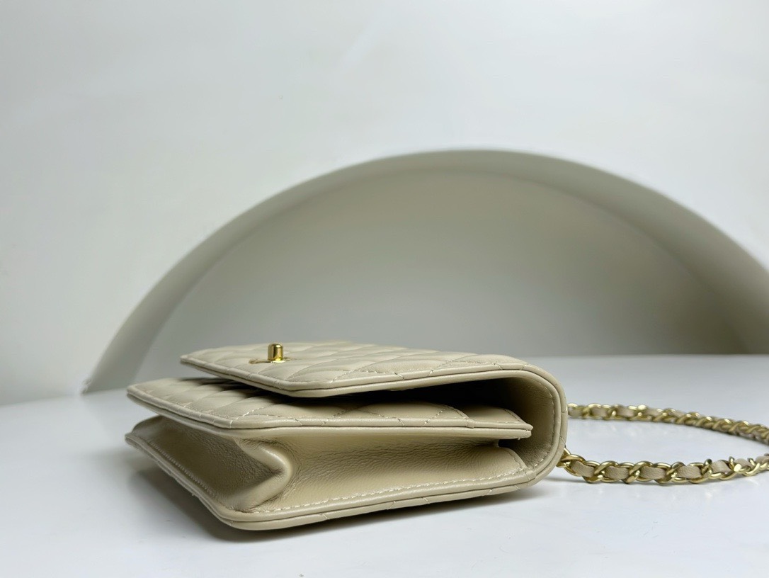 Bagsaaa Ch**el WOC Beige Lambskin With Pearl Top Handle - 19x12x3.5cm