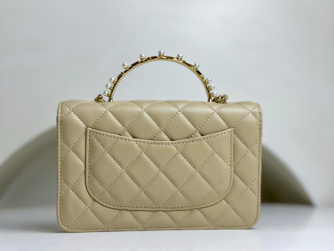 Bagsaaa Ch**el WOC Beige Lambskin With Pearl Top Handle - 19x12x3.5cm
