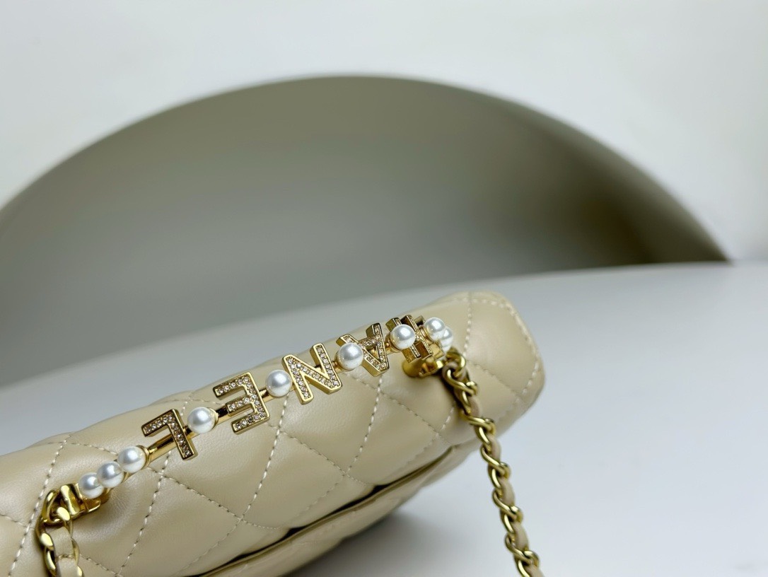 Bagsaaa Ch**el WOC Beige Lambskin With Pearl Top Handle - 19x12x3.5cm
