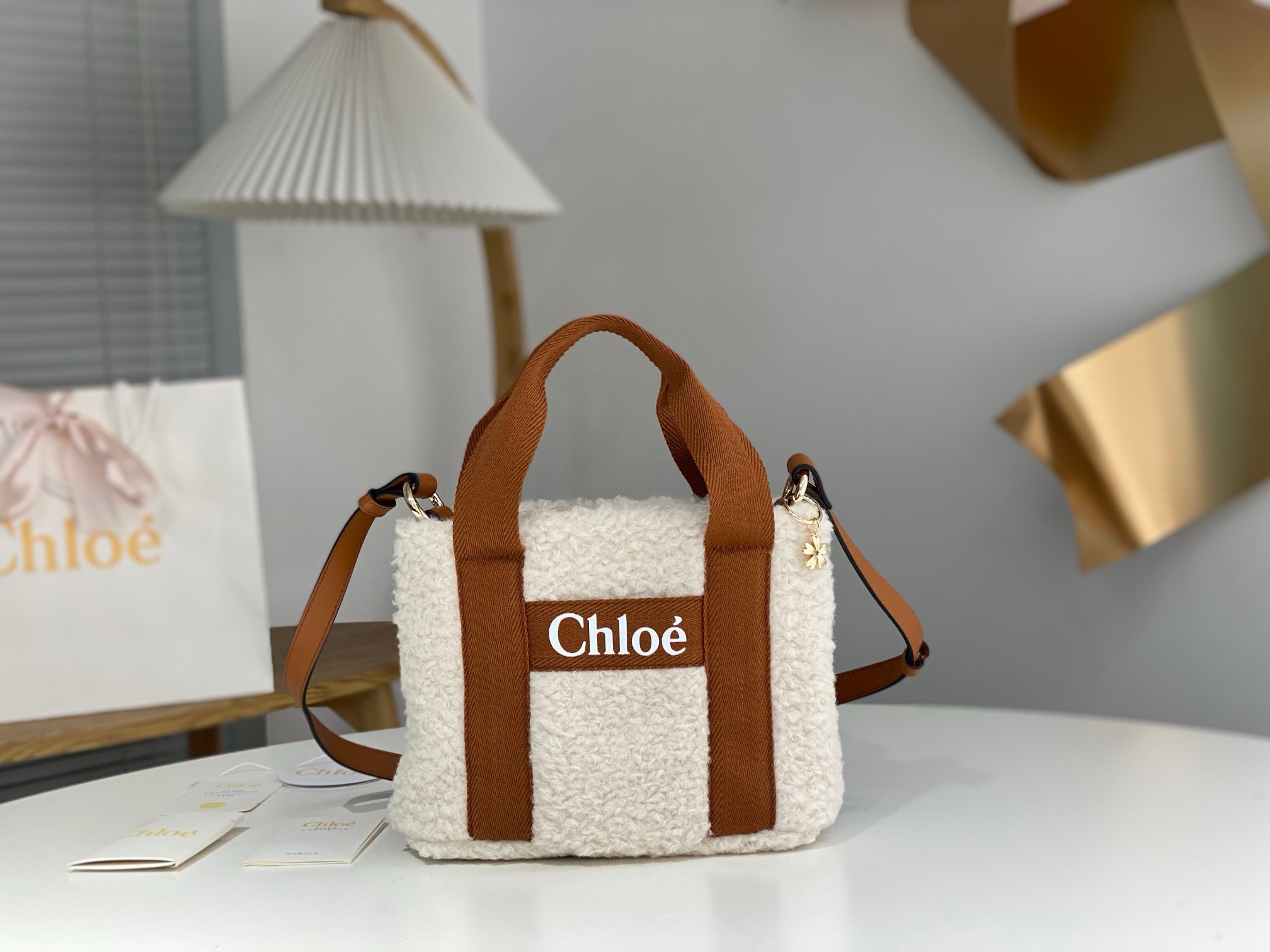 Bagsaaa Chloe Woody Shearling Tote In Brown - 25x20x8cm