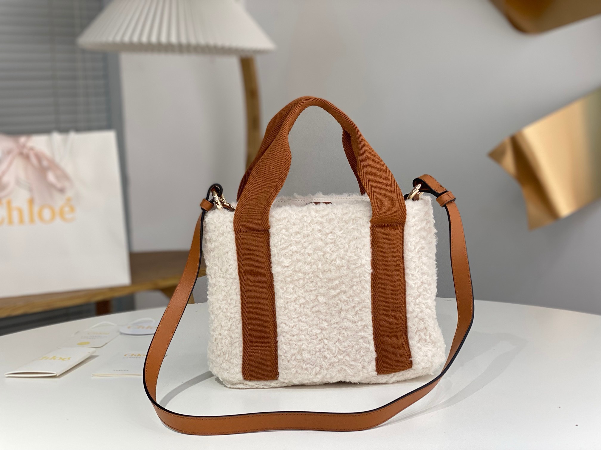 Bagsaaa Chloe Woody Shearling Tote In Brown - 25x20x8cm
