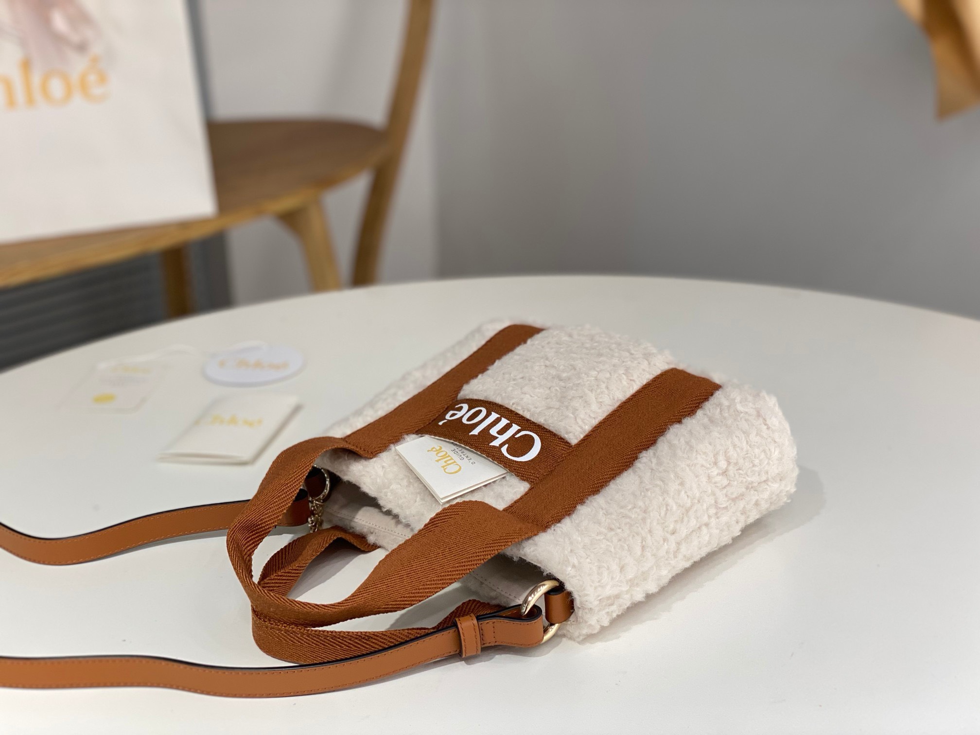 Bagsaaa Chloe Woody Shearling Tote In Brown - 25x20x8cm