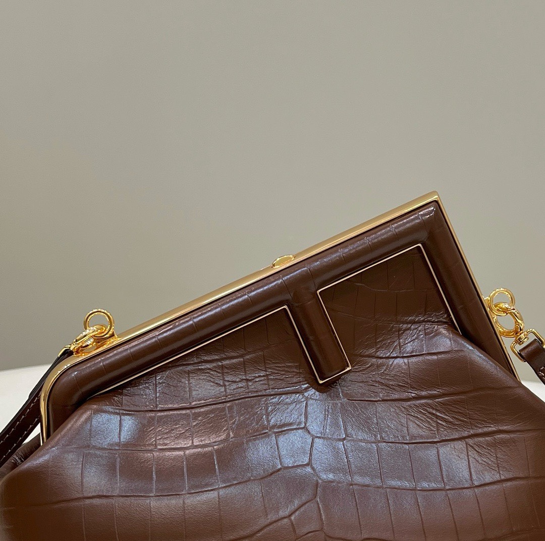 Bagsaaa F**di First Small crocodile leather bag in brown - 26x18x9.5cm